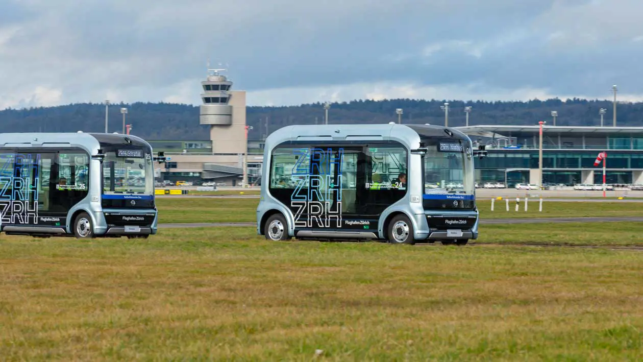 Autobus navetta autonomi all'aeroporto di Zurigo foto: © Ufficio Stampa Aeroporto di Zurigo
