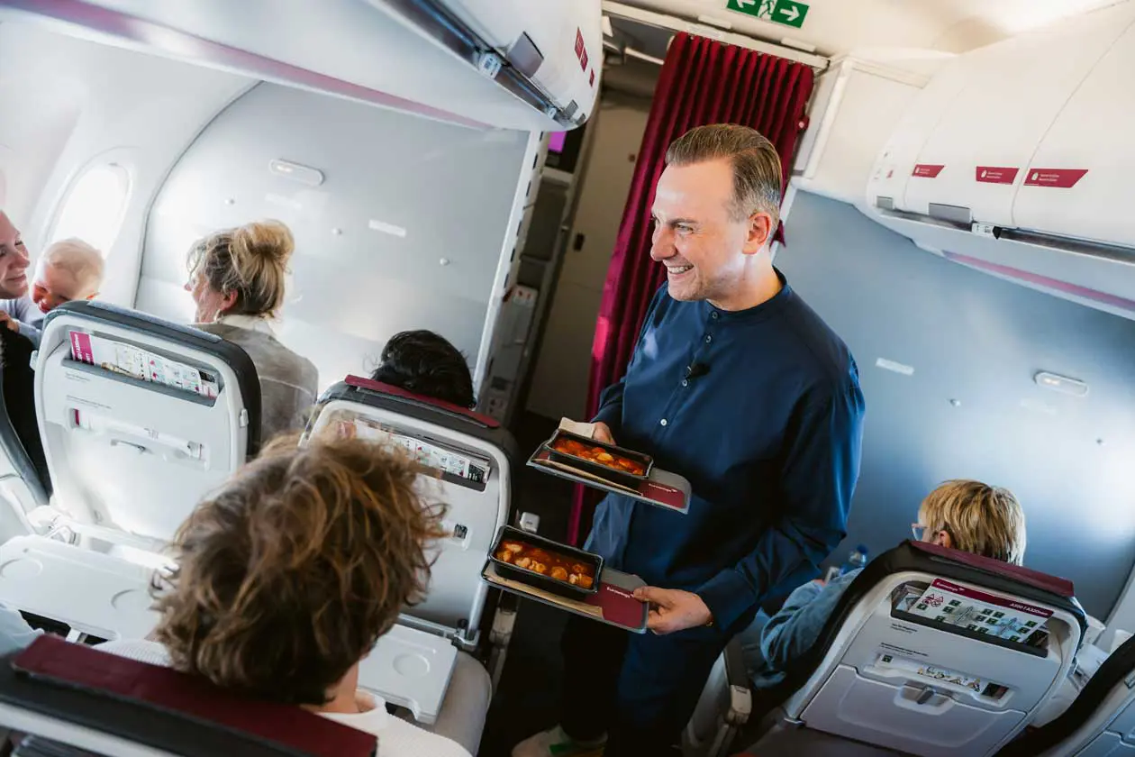 Il Currywurst di Tim Raue a bordo di Eurowings Foto:&nbsp;Copyright ©&nbsp;Eurowings