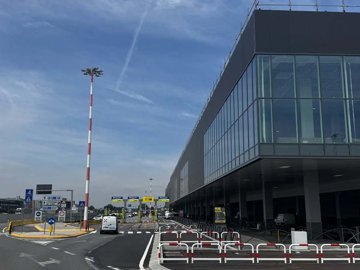 New check area at Milan Bergamo airport Photo: Copyright © Sisterscom.com - Avion Tourism Magazine