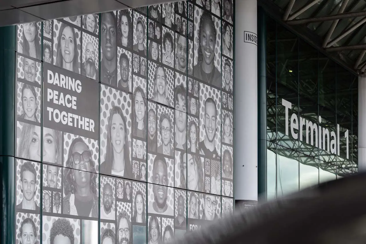 “Daring Peace Together, for a Future Without Hate all'aeroporto di Roma Foimicino Foto: Copyright © Ufficio Stampa&nbsp;ADR