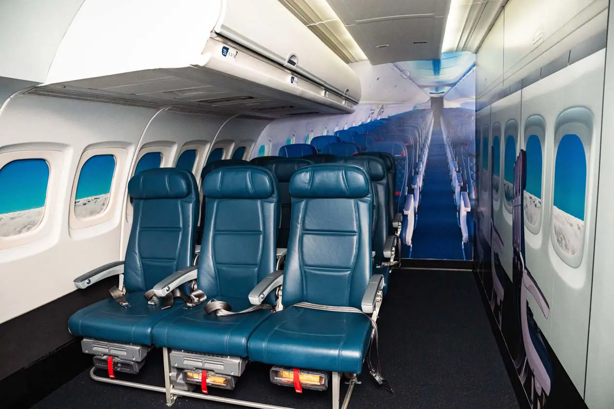 Mock aircraft cabin,nel Terminal C sensory room Copyright © Delta Air Lines