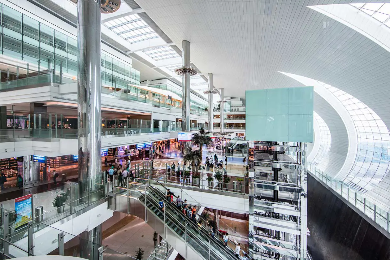 Vista delle Lounges, Hotel e Shopping area al Concourse B di DXB Foto: Copyright © Dubai Airports Press