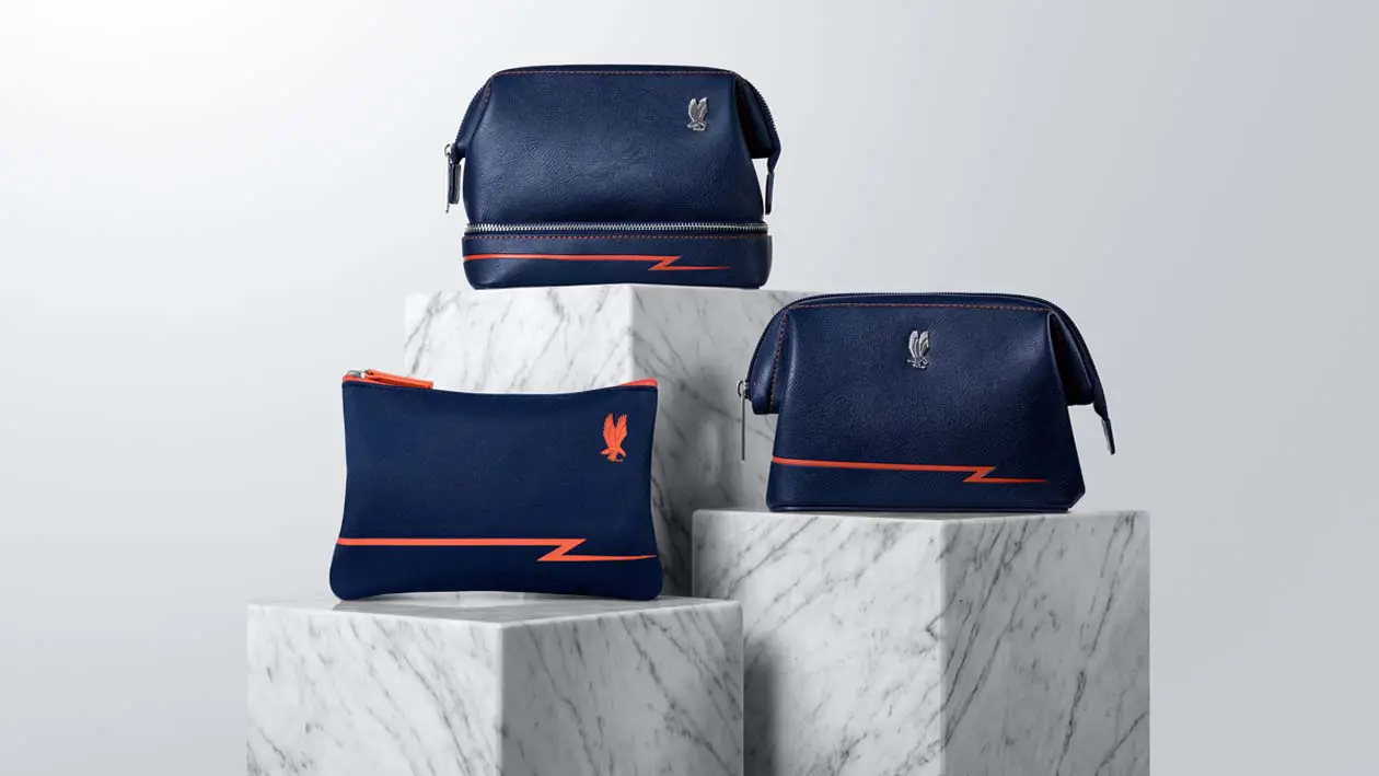 American Airlines - Amenity Kit centenario Copyright © American Airlines