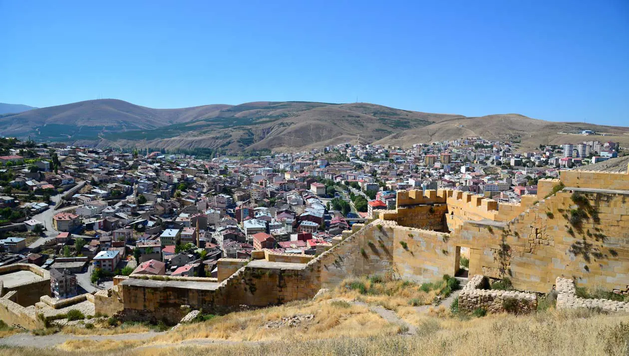 Castello di Bayburt - Bayburt, Turchia Foto: Copyright © Sisterscom.com / Depositphotos