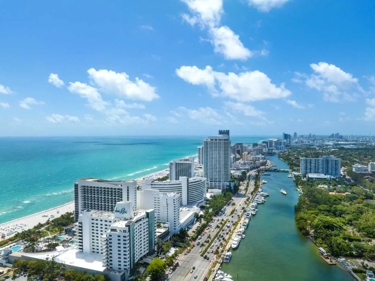 Miami, aerial with Waterway - Mid Beach Foto: Copyright © Ufficio stampa Greater Miami Convention & Visitors Bureau