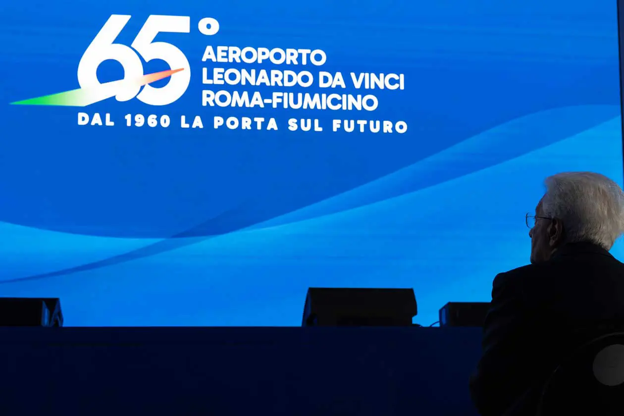 Il Presidente della Repubblica Sergio Mattarella alla cerimonia del 65° anniversario dell’Aeroporto “Leonardo Da Vinci” di Roma Fiumicino. Copyright © Presidenza della Repubblica