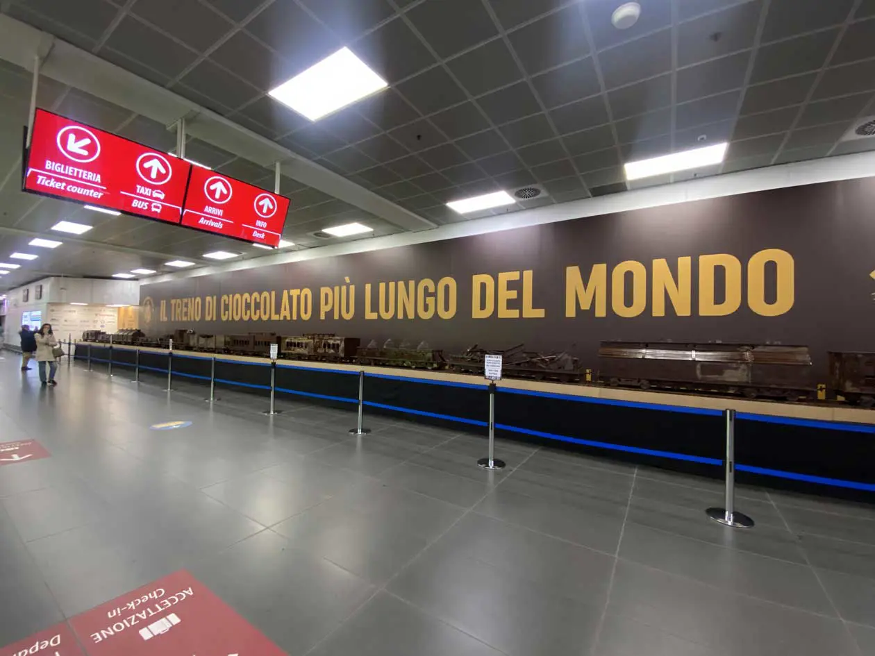 Il treno di cioccolato a BGY Copyright © Avion Tourism Magazine