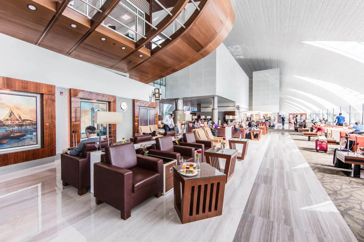 Lounge Emirates all'aeroporto di Dubai DXB Foto: Copyright © Dubai Airports Press