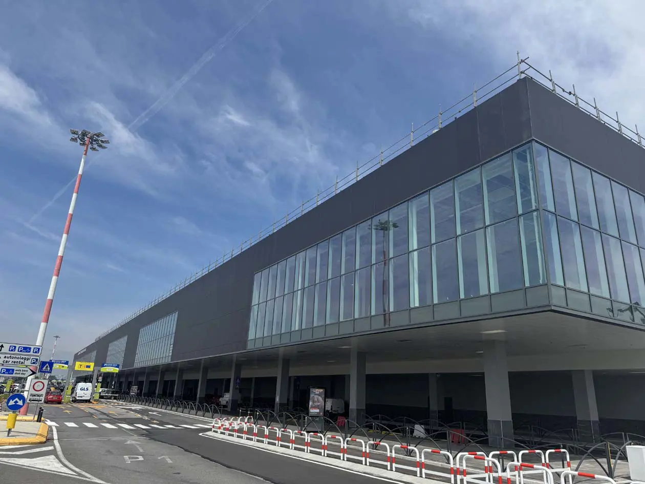 New check area at Milan Bergamo airport Photo: Copyright © Sisterscom.com - Avion Tourism Magazine