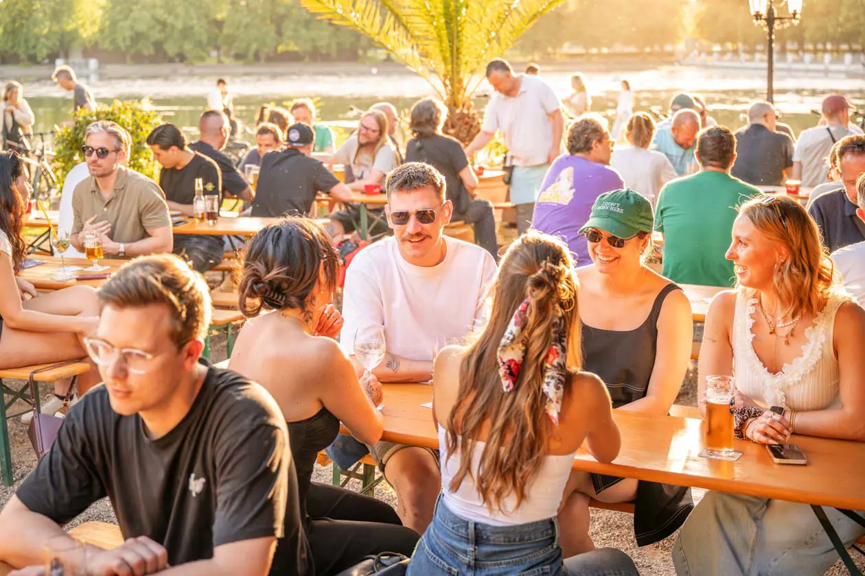 Beer Garden on the Rhine © DZT, Dagmar Schwelle