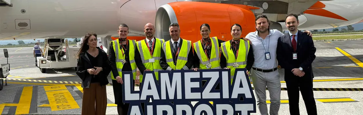 easyJet flies from Lamezia Terme to Paris