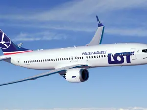 LOT Polish Airlines arrives in Bologna