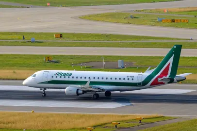 Alitalia will resume direct services to New York, Spain and from Milan to southern Italy in June