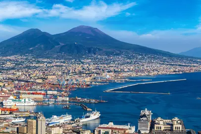 Volcanic ash and flights: the international meeting in Naples