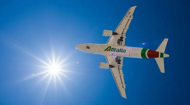 Alitalia continues to organize special flights to repatriate Italian citizens; Airline schedules daily cargo services from China until 4 May