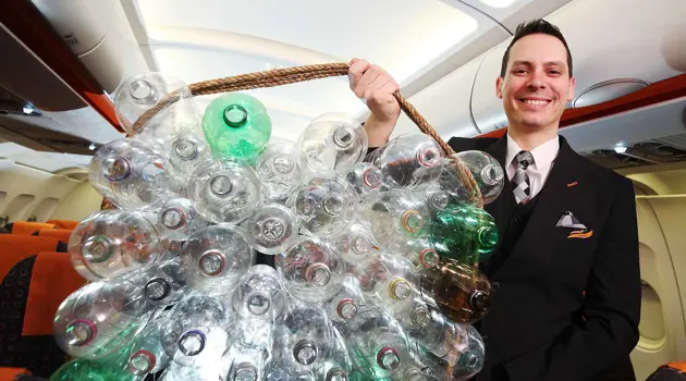 easyJet wins sustainability award for recycled uniforms