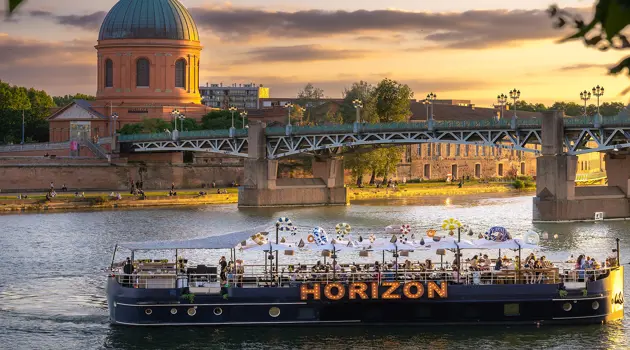 Toulouse at sunset: terraces, banks of the Garonne and cruises on the Rose City