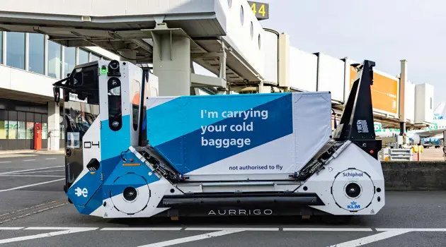 Schiphol tests an electric autonomous vehicle for luggage transport