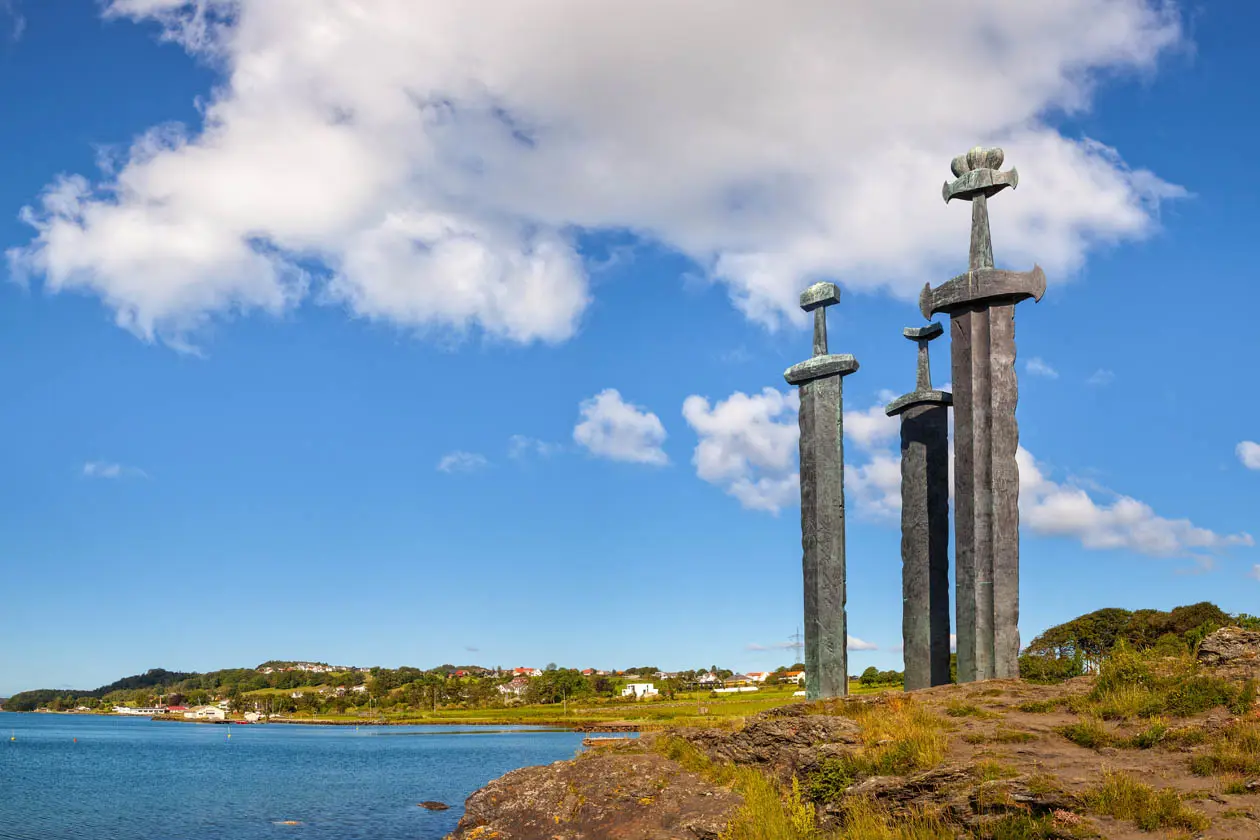 Sverd i fjell. Foto: Copyright © Sisterscom.com / Depositphotos