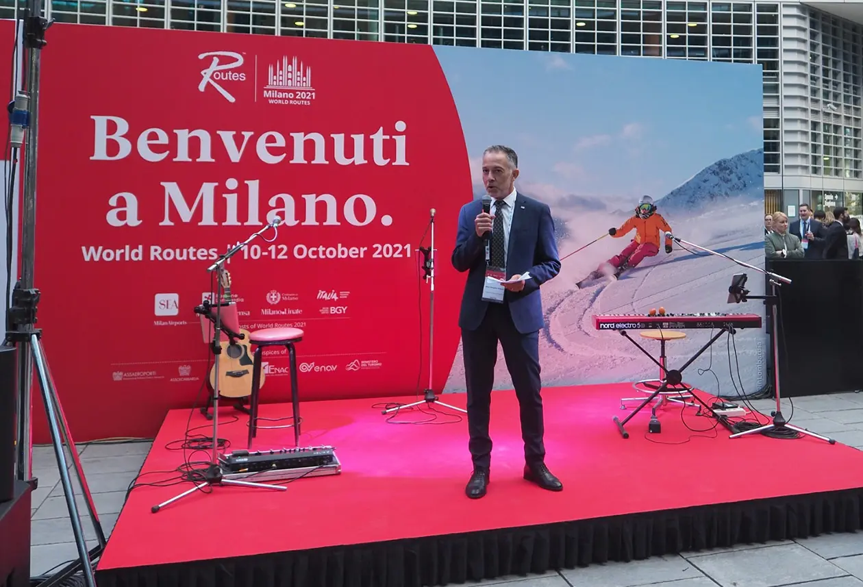 Giacomo Cattaneo in uno degli interventi di World Routes Milano