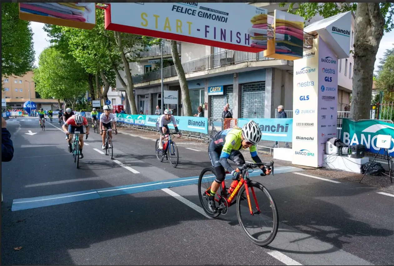 BGY Airport Granfondo. Foto archivio: Copyright © Marco Quaranta - Ufficio Stampa G.M.S. Comitato Organizzatore.