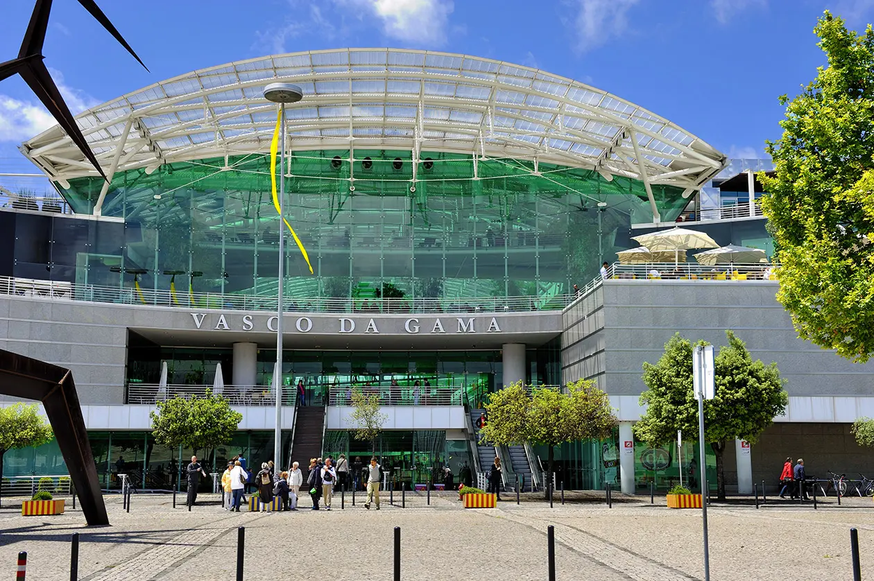 Centro commerciale vasco de Gama a Lisbona. Foto: Copyright © Sisterscom.com / Depositphotos