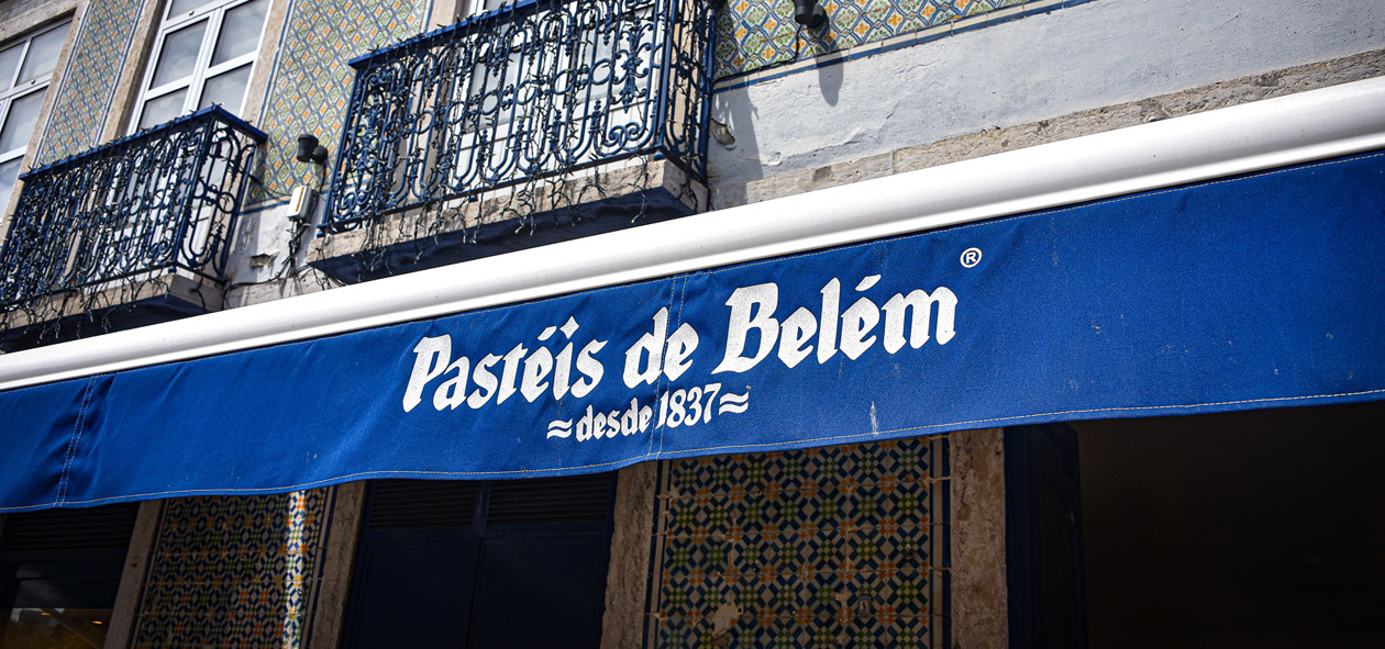 La pasticceria Pastéis de Belém di Lisbona. Foto: Copyright © Sisterscom.com / Depositphotos