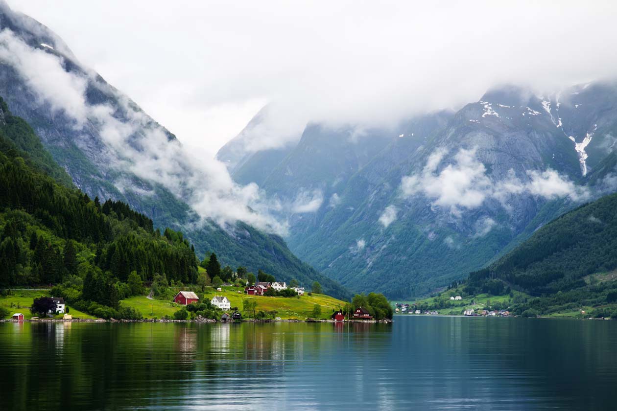 Il fiordo di Sognefjord Foto: Copyright © Sisterscom / Depositphotos