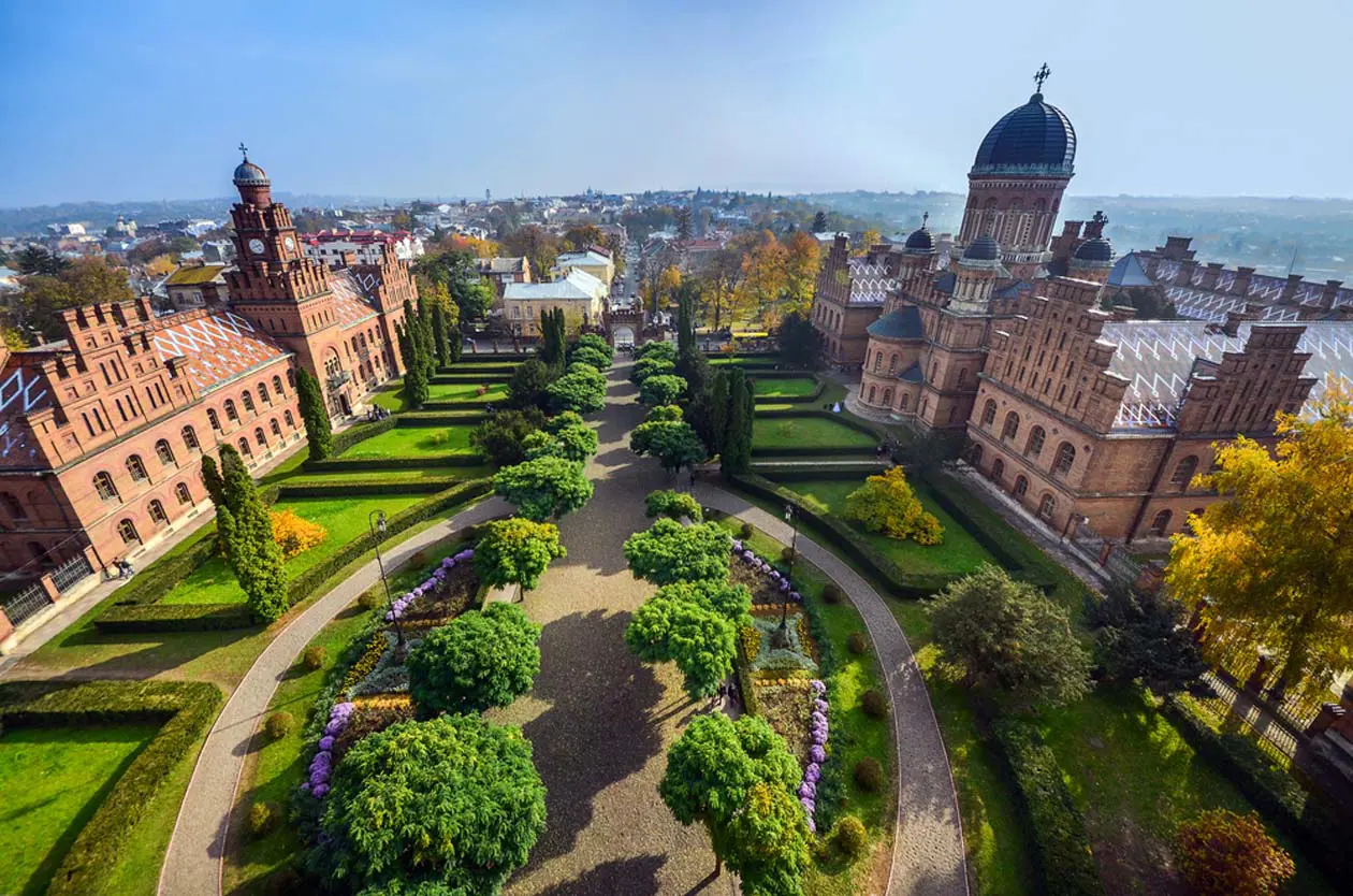 Residenza dei Metropoliti Ortodossi di Bucovina e Dalmazia a  Chernivtsi.