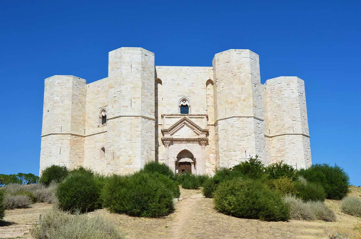 Castel del Monte Foto: Copyright © Sisterscom.com / Depositphotos 