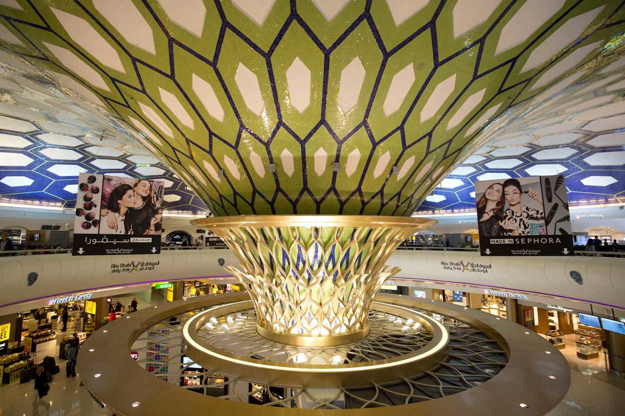 Abu Dhabi Airport. Copyright © Sisterscom.com / Boarding2Now / Depositphotos