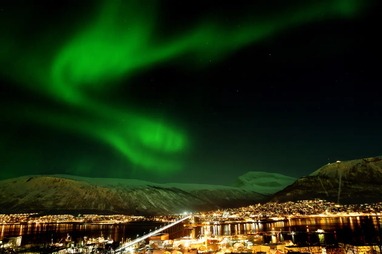 Tromsø Foto: Copyright © Yngve Olsen Saebbe Ente del Turismo Visit Tromsø - nordnorge.com