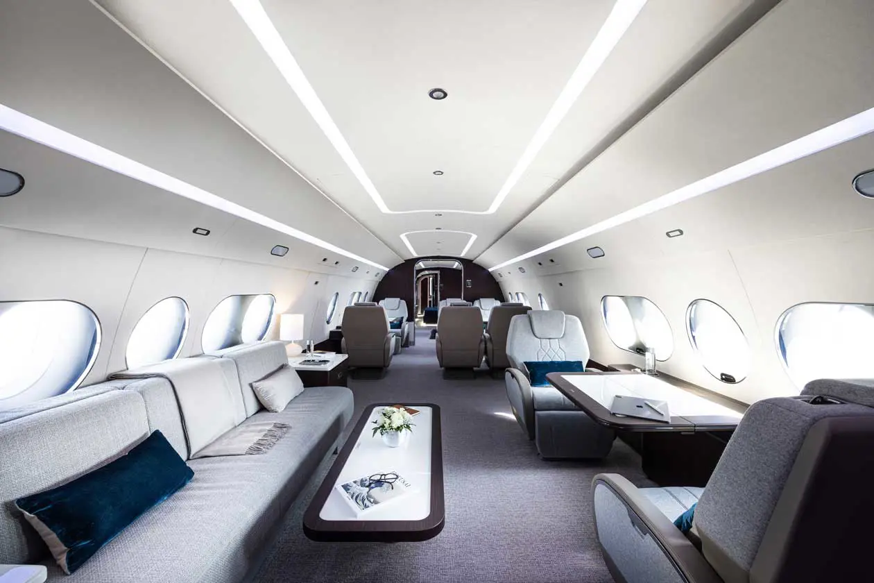 ACJ TwoTwenty interni cabina - ampia vista sul salone principale. Copyright © Airbus SAS 2023 - Photo by Adrien Daste.