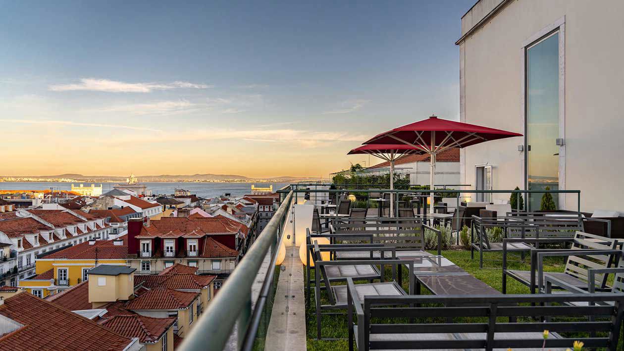 Entretanto, il rooftop del Hotel Chiado. Copyright © Ufficio Stampa Visit Lisboa.
