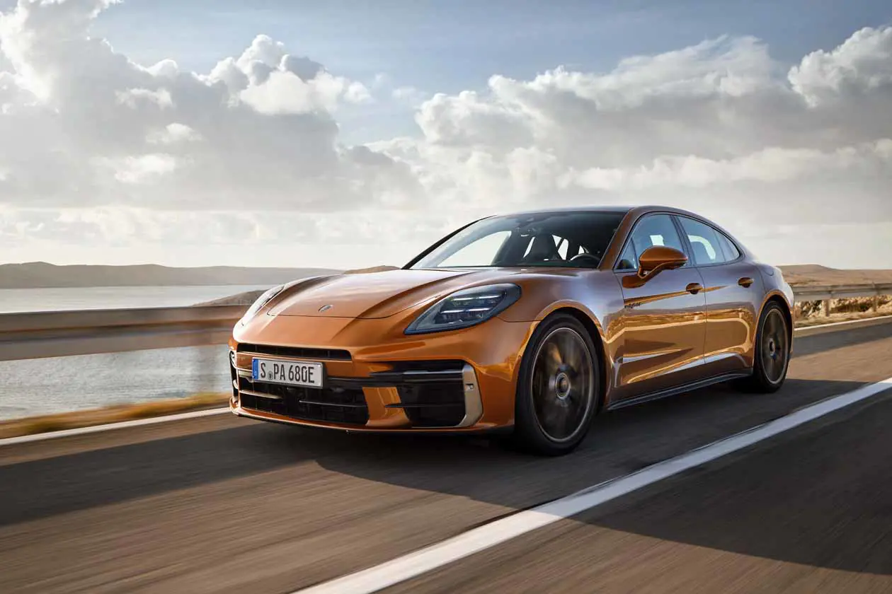 Panamera Turbo E-Hybrid. Copyright © Dr. Ing. h.c. F. Porsche AG.