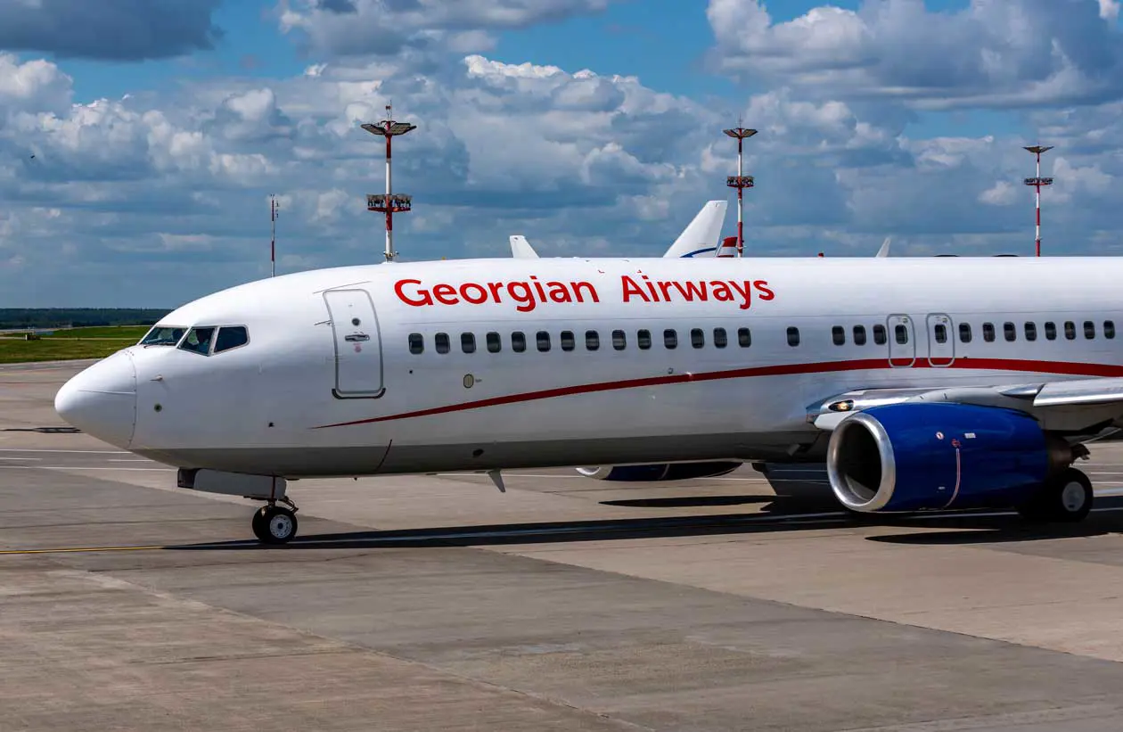 Georgian Airways. Copyright © Sisterscom.com / qwer230586@yandex.ru / Depositphotos 