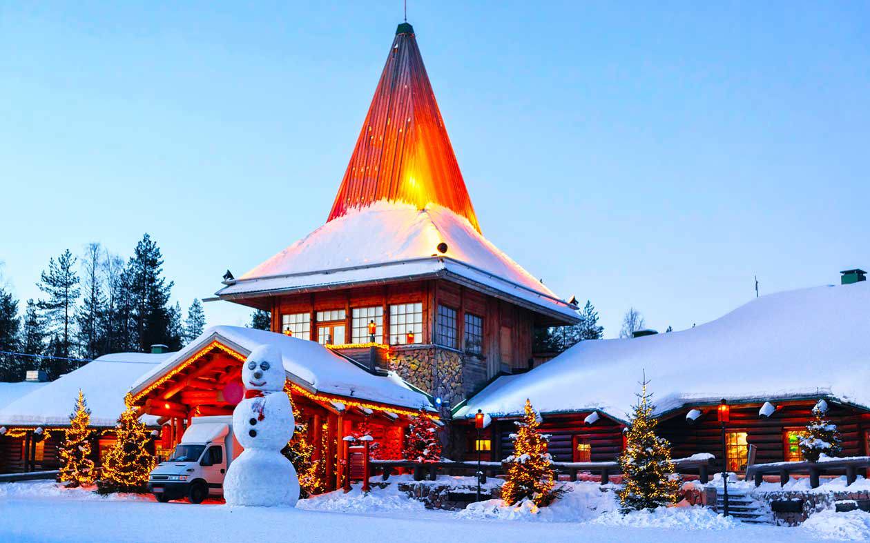 Villaggio di Babbo Natale a Rovaniemi. Foto: Copyright © Sisterscom.com / Depositphotos 