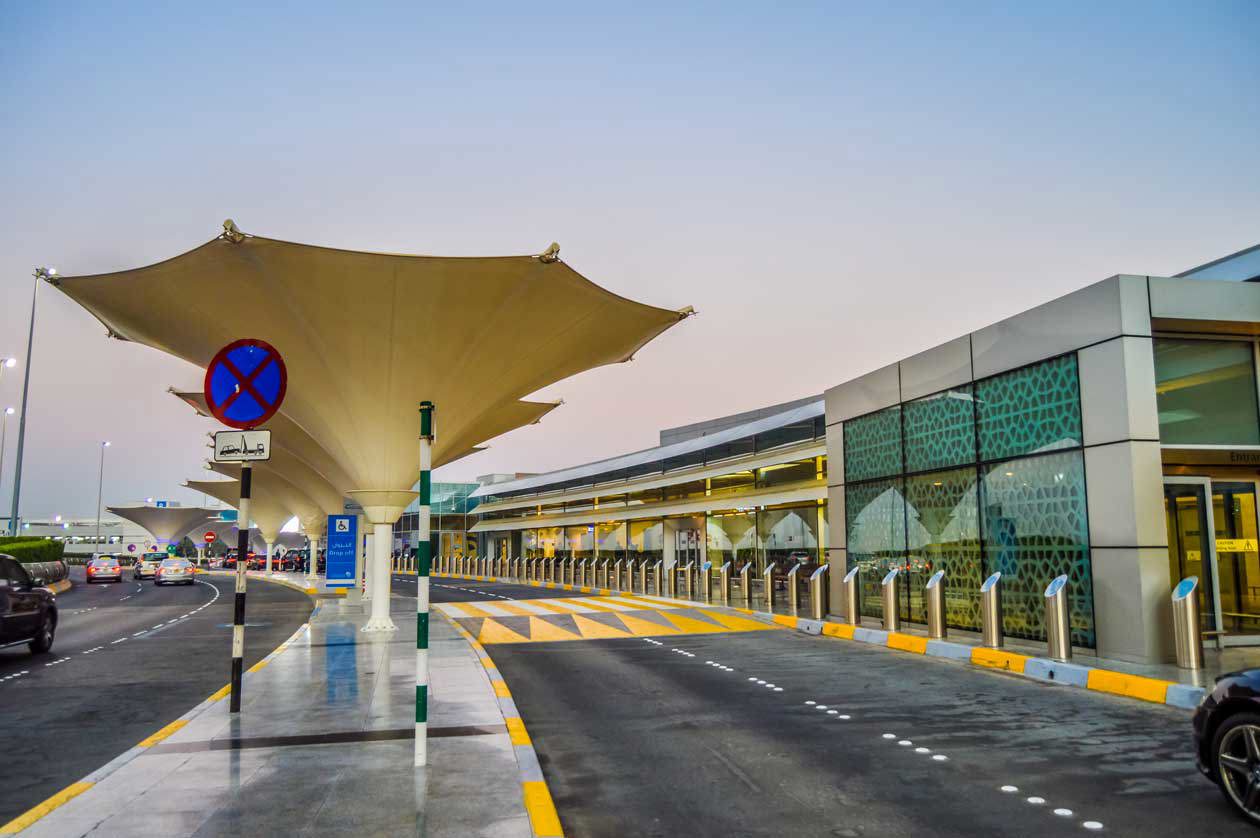 Abu Dhabi Airport. Copyright © Sisterscom.com / shamsamir / Depositphotos