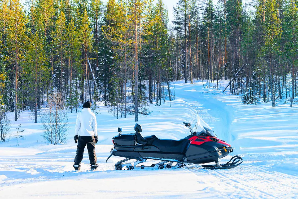 Snowmobile ride in Rovaniemi. Photo: Copyright © Sisterscom.com / Depositphotos