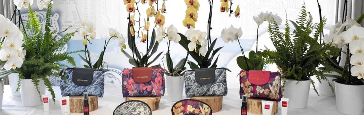 Thai Airways Amenity Kit with Sirivannavari