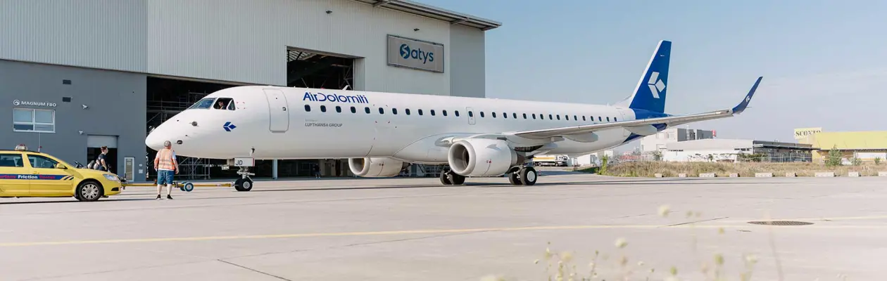 Air Dolomiti presenta il primo E195 nella nuova livrea blu