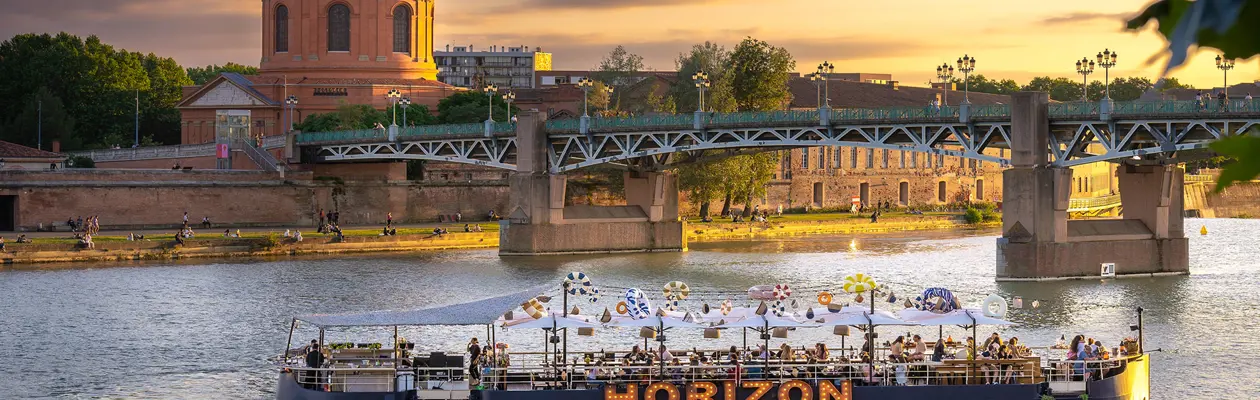 Tolosa al tramonto: terrazze, rive della Garonna e crociere sulla Ville Rose