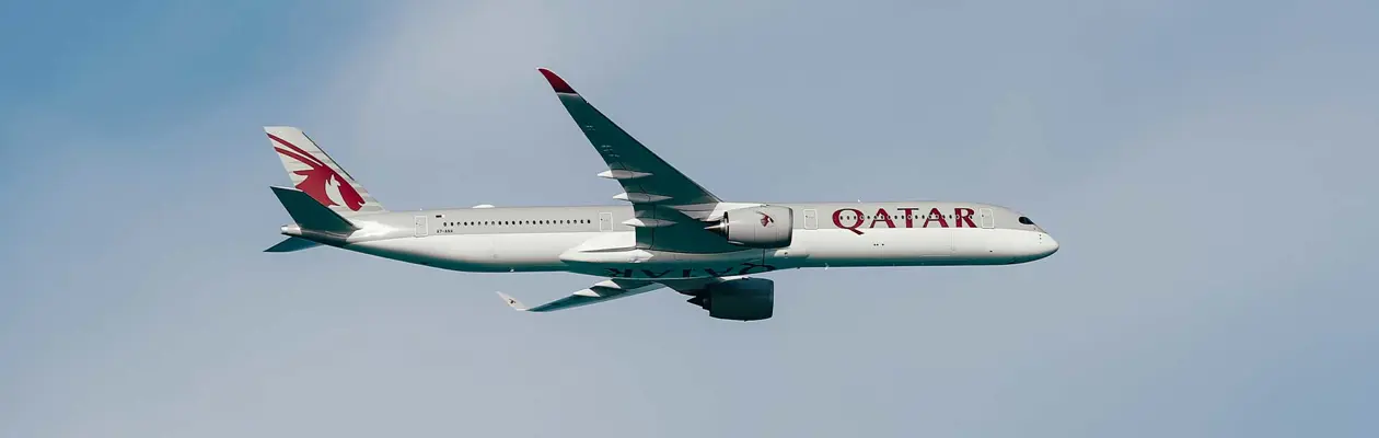 Qatar Airways introduce il primo Boeing 787 al mondo con connessione Starlink a bordo