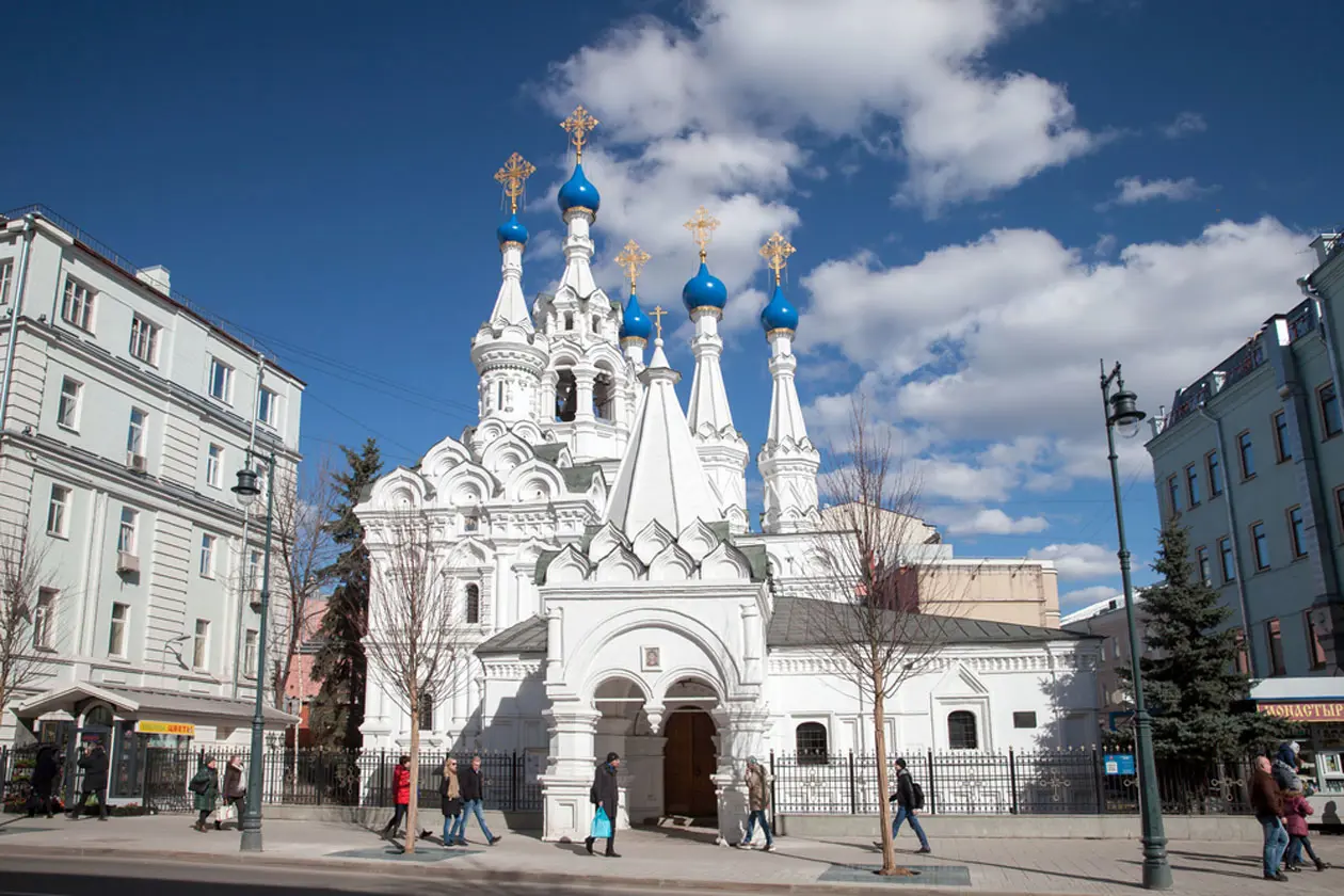 Chiesa della Natività di Putinki Copyright © Sisterscom.com / Shutterstock
