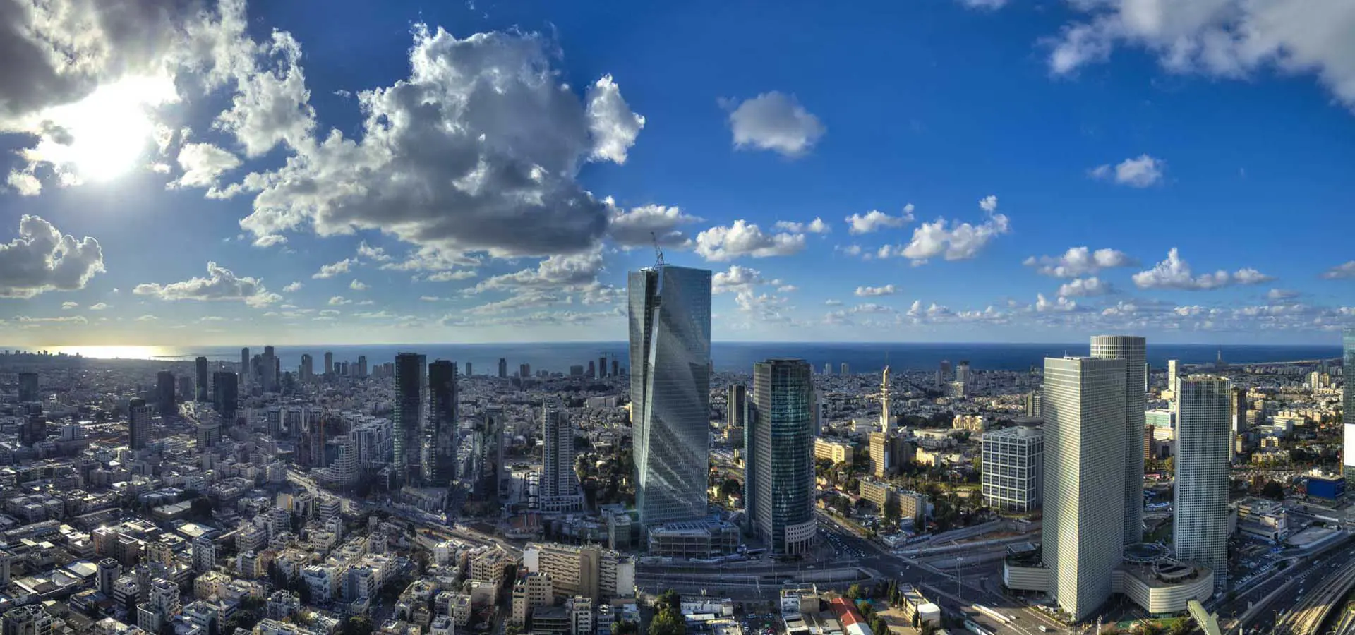 Tel Aviv.&nbsp;Copyright ©&nbsp;Sisterscom.com /&nbsp;Shutterstock