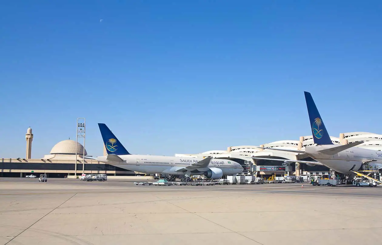 Aeroporto Internazionale King Khalid (RUH) a Riyadh Foto e visual ad uso editoriale: Copyright © Sisterscom.com / swisshippo / Depositphotos