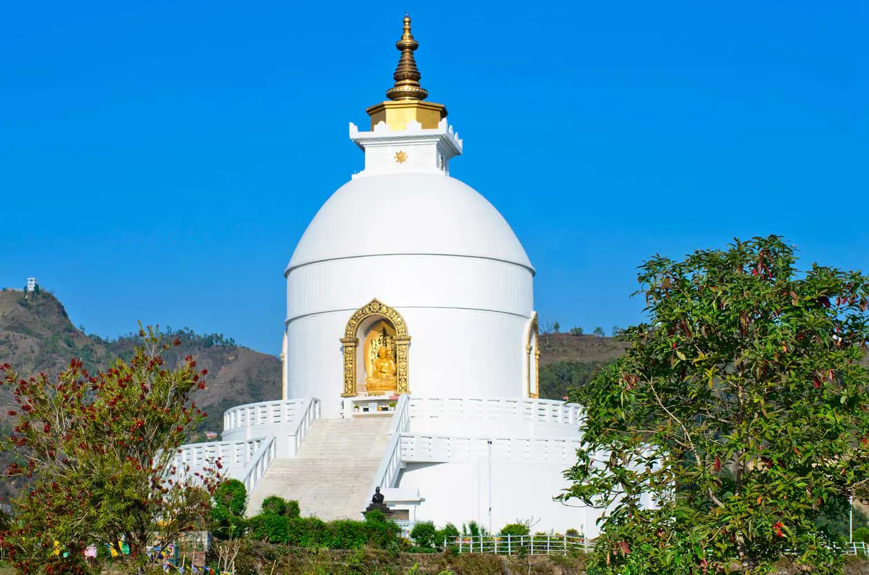 World Peace Pagoda, Pokhara, Nepal. Foto: Copyright © Sisterscom.com / Depositphotos