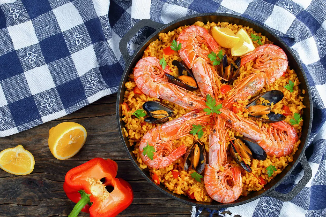 Paella Valenciana Copyright © Sisterscom.com / Depositphotos