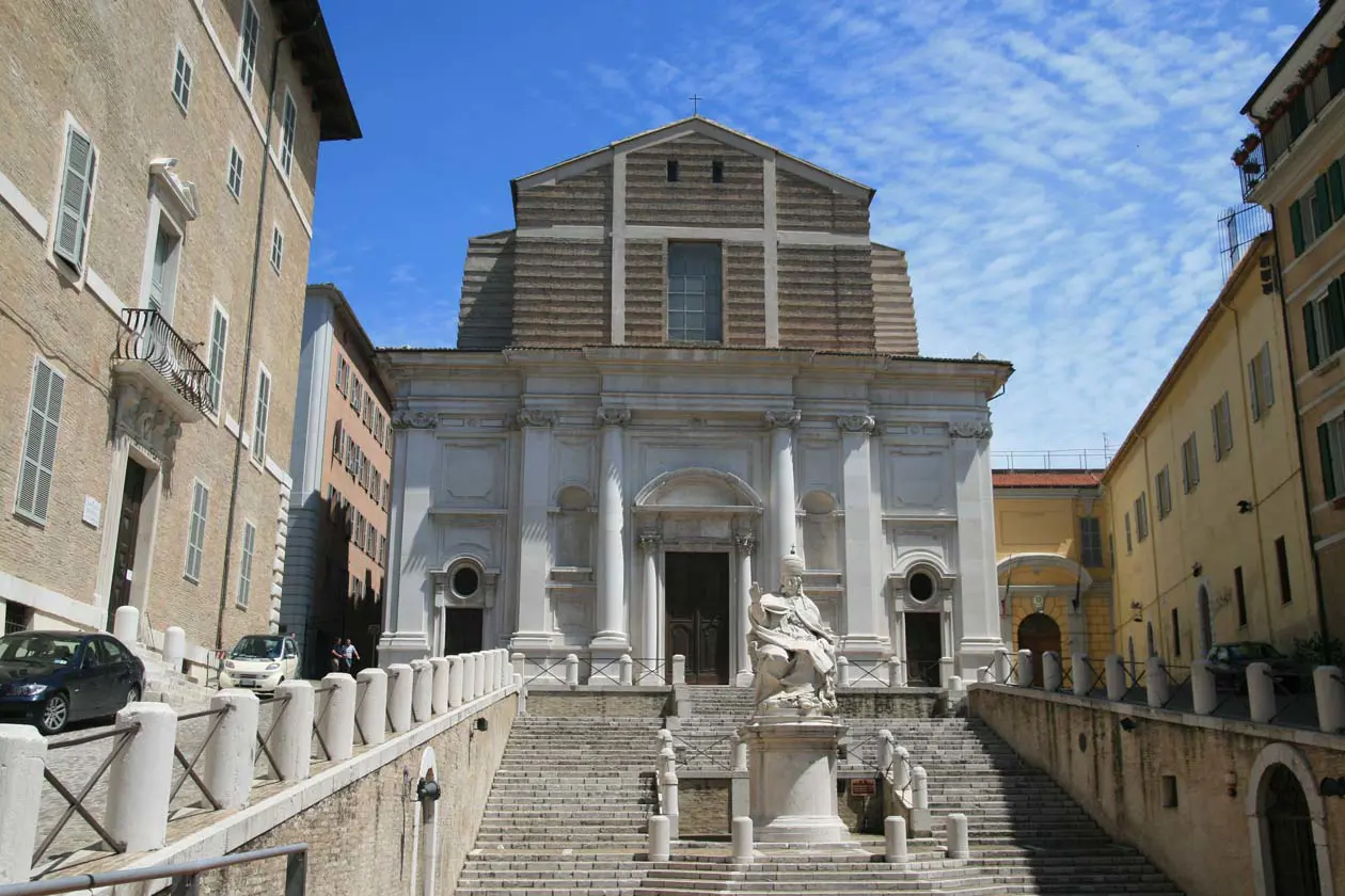 Church of San Domenico in Ancona&nbsp;Photo:&nbsp;Copyright© Sisterscom.com,&nbsp;Shutterstock
