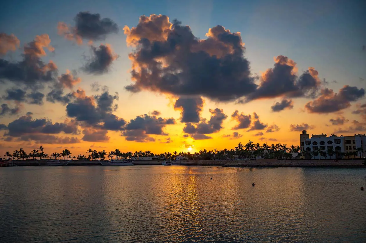 Salalah al tramonto Foto Copyright © Sisterscom.com / Depositphotos